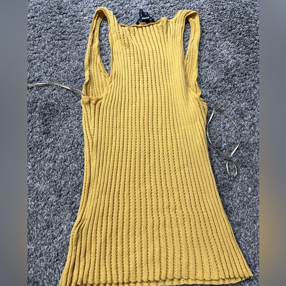PAIGE Yellow Ribbed Button-Front Tank Top - Picture 3 of 3